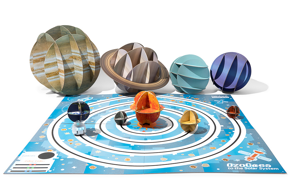 Components included in Ozogoes to the Solar System STEAM kit by Ozobot
