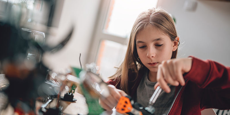 25 ways to interest girls in STEAM through competitions