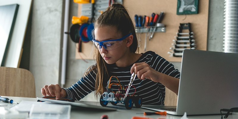 The best 5 on-screen steam heroines to inspire girls by Ozobot