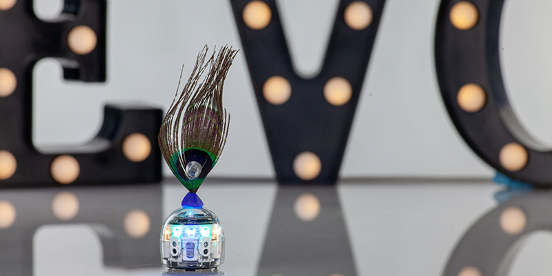 Evos Fashion Runway - Ozobot brings fashion to life
