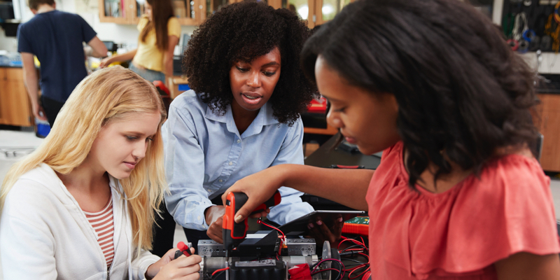 STEAM scholarships for students recommended by teachers