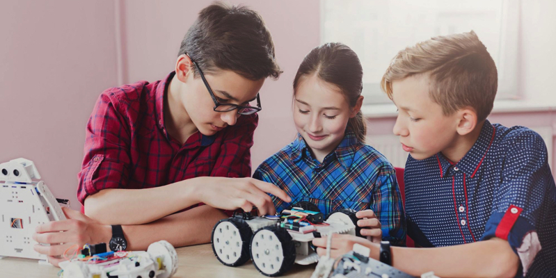 New York educators pioneer robotics and makerspace education