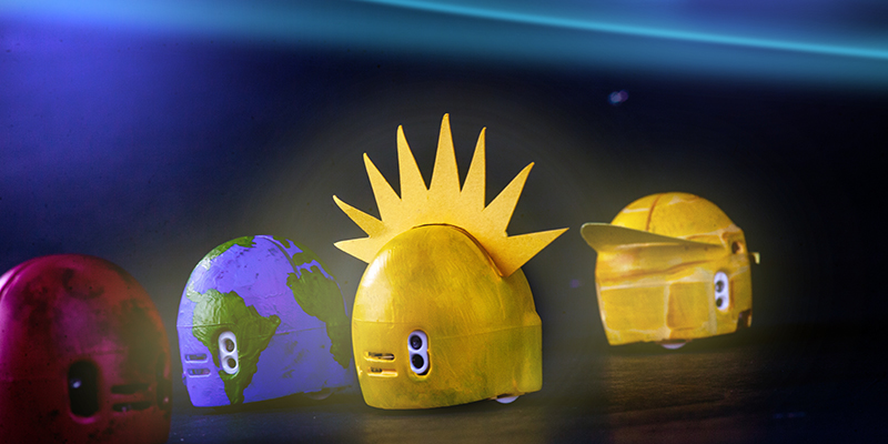 Evo and Bit Do Earth Day: Create a robot solar system